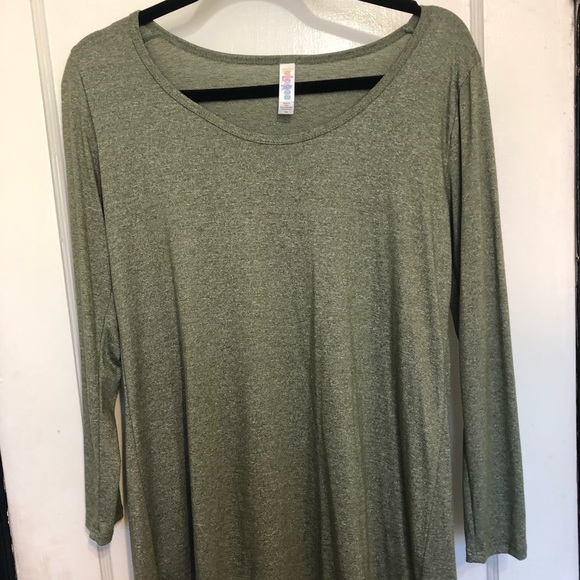 LuLaRoe Outfit - XS Lynnae Top & OS Leggings - Picture 2 of 3